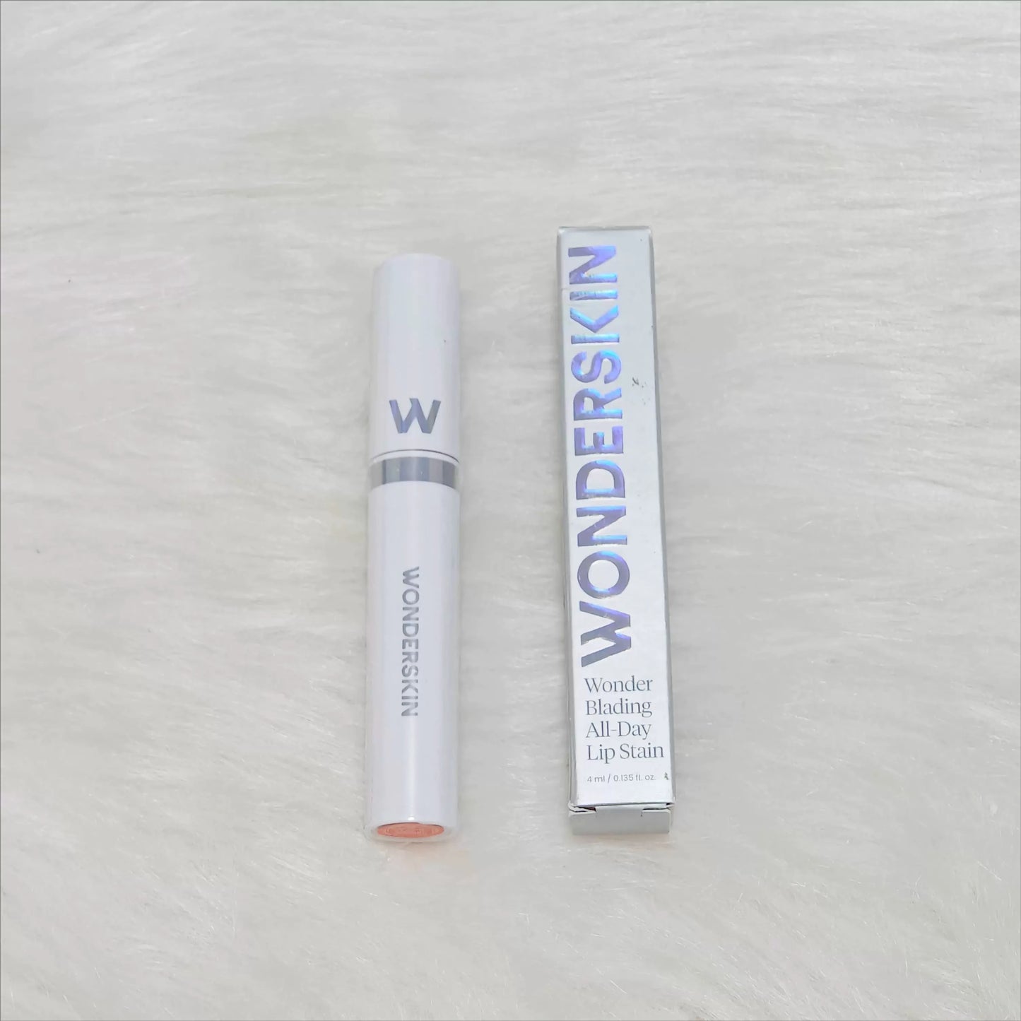 Long-wearing Matte Peel-Off Lip Tint